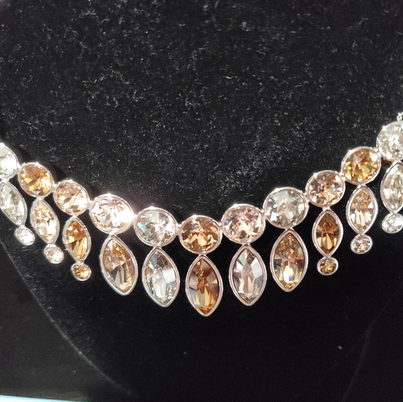 NIB Touchstone Crystal By Swarovski Retired Golden Teardrop Necklace - Picture 4 of 6